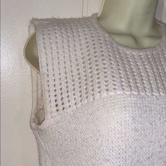 Vtg 70s/80s rose embroidered acrylic sweater vest - Picture 4 of 8